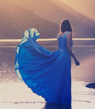 Blue Dress sfondi gratuiti per iPhone 4S