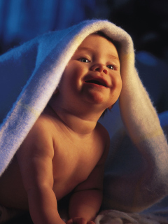 Das Smiling Baby Wallpaper 240x320