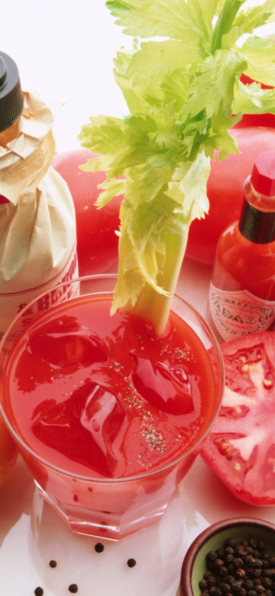 Sfondi Spicy Tomato Sauce - Tabasco 1170x2532