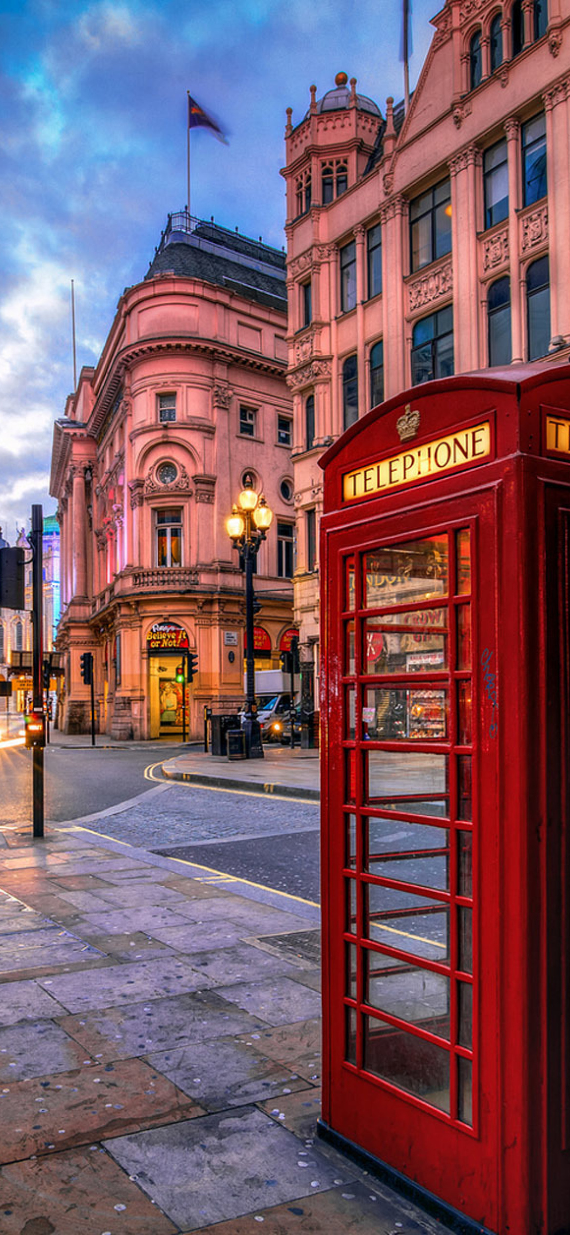 London Street, England screenshot #1 1170x2532