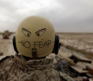 No Fear Soldier sfondi gratuiti per iPad Air