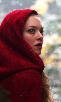 Das Amanda Seyfried In Red Riding Hood Wallpaper 240x400