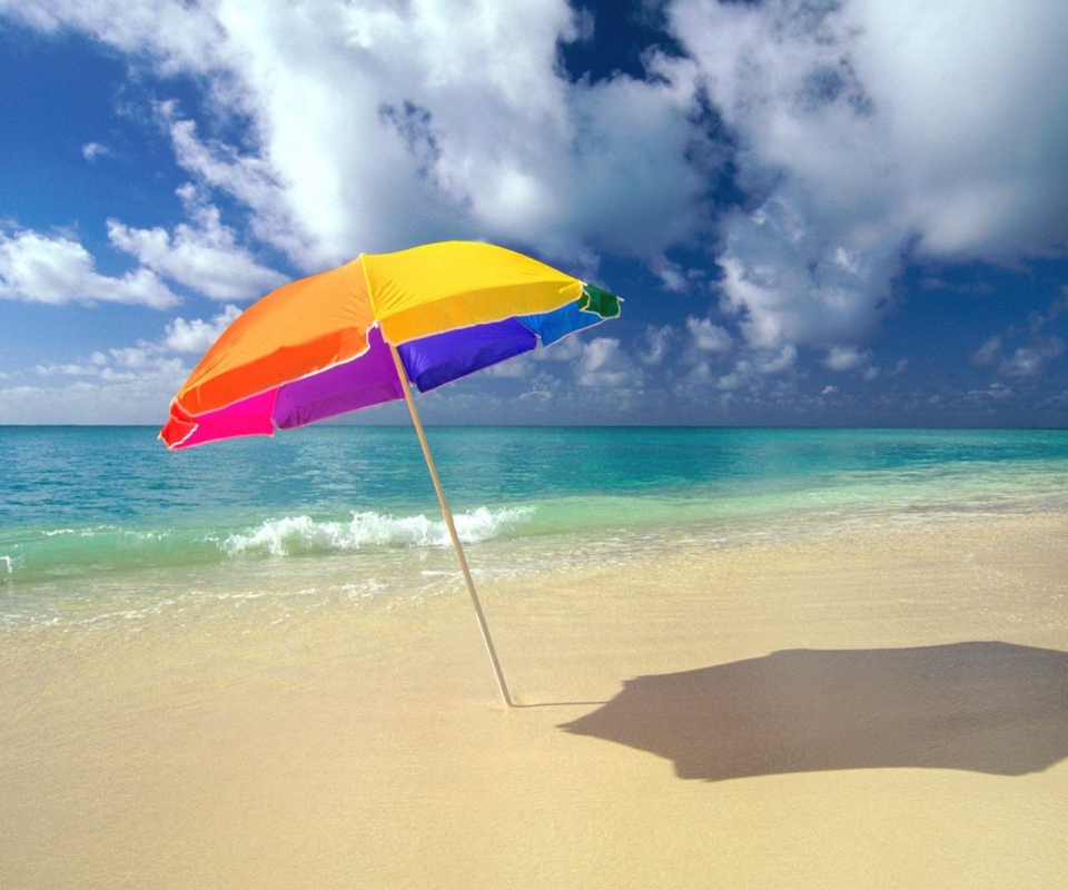 Das Rainbow Umbrella At Beach Wallpaper 960x800