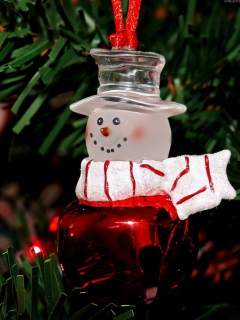 Обои Snowman On The Christmas Tree 240x320
