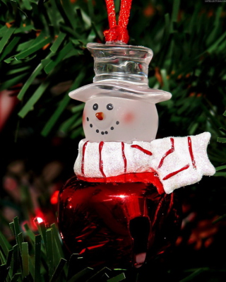 Snowman On The Christmas Tree - Obrázkek zdarma pro iPhone 5