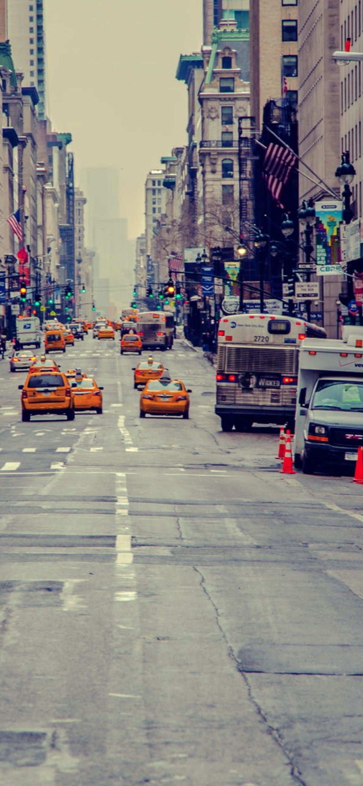 Обои New York City Usa Street Taxi 1170x2532
