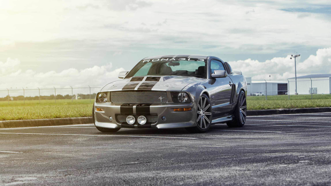 Silver Ford Mustang wallpaper 1366x768