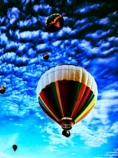 Das Balloons In Sky Wallpaper 240x320