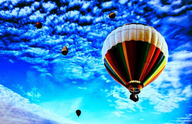 Das Balloons In Sky Wallpaper