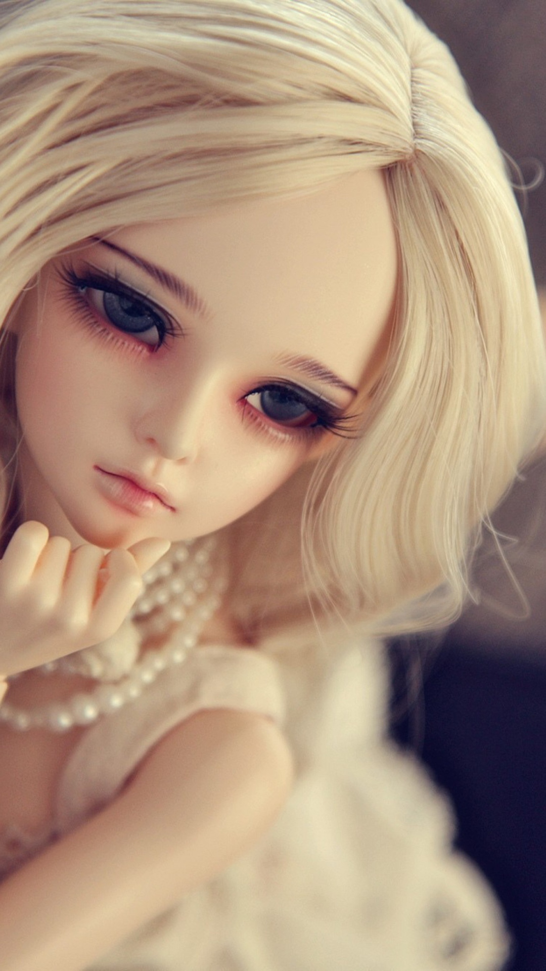 Sfondi Gorgeous Blonde Doll 1080x1920