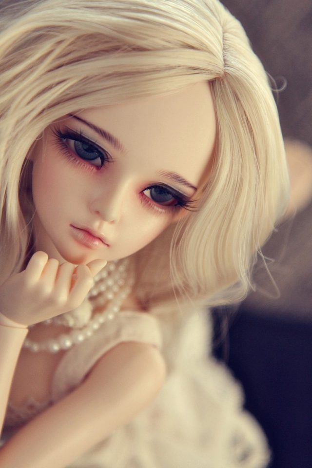 Gorgeous Blonde Doll screenshot #1 640x960