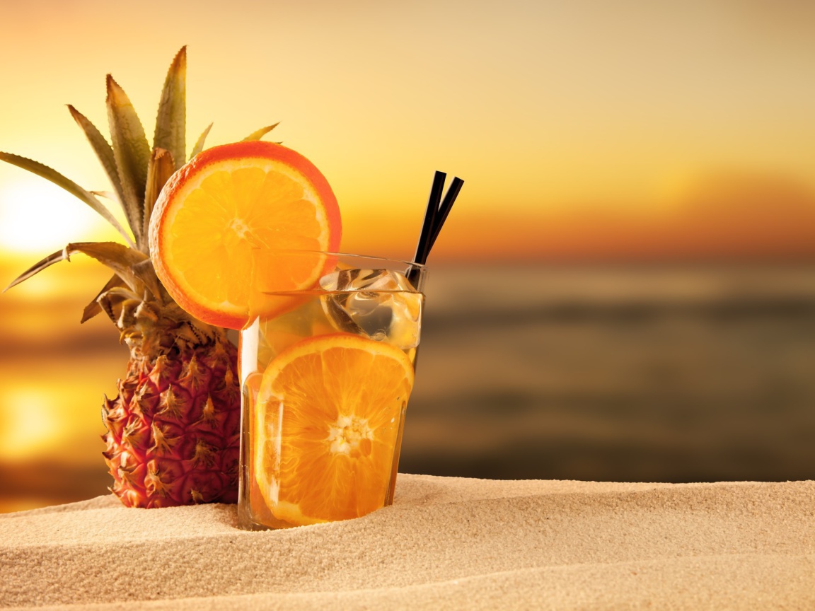 Cocktail with Pineapple Juice wallpaper 1152x864