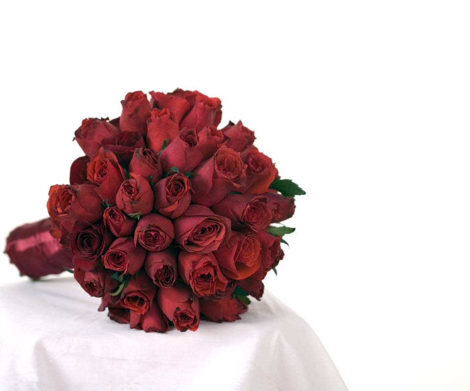 Обои Red Rose Wedding Bouquet 960x800
