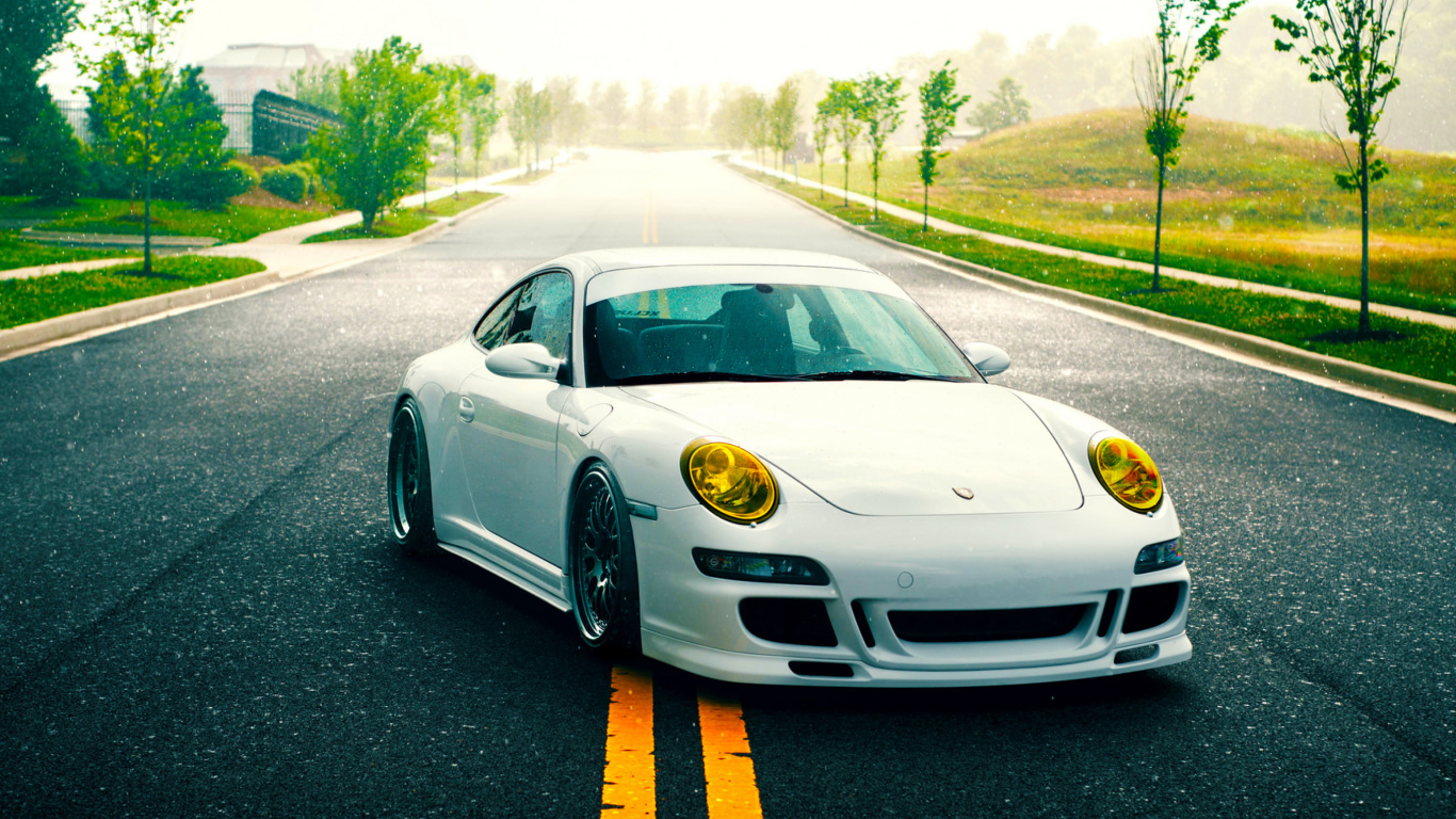 Screenshot №1 pro téma Porsche 911 GT3 Supercar 1366x768