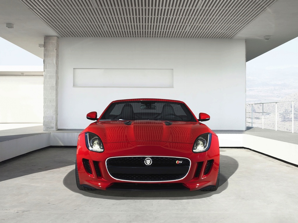 Jaguar F Type in Parking wallpaper 1024x768