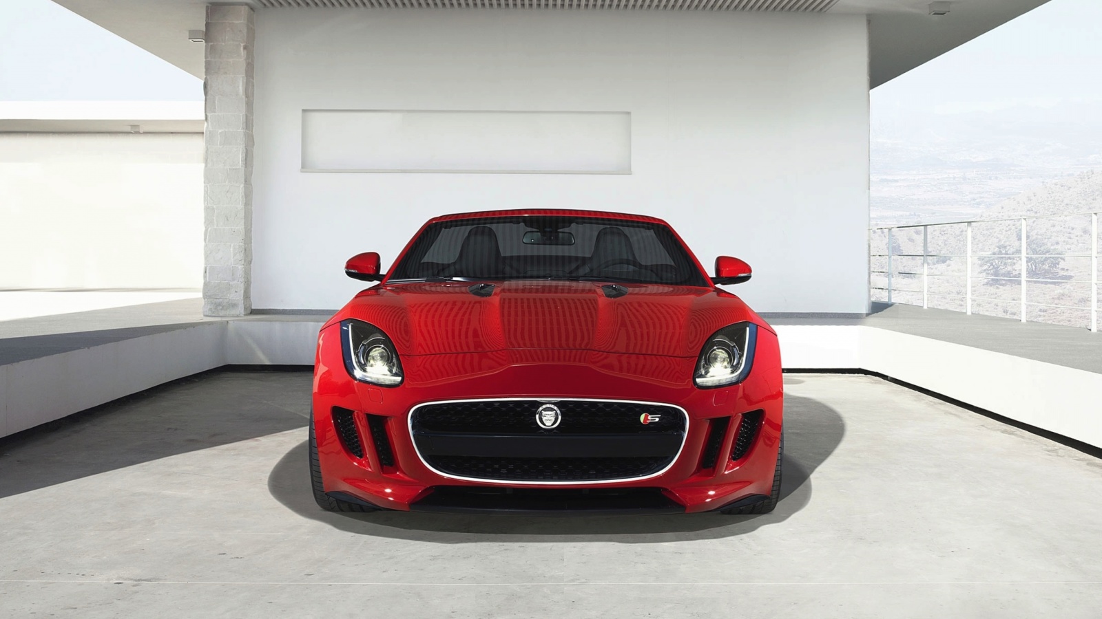 Fondo de pantalla Jaguar F Type in Parking 1600x900