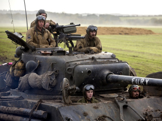 Brad Pitt in Army Film Fury screenshot #1 320x240