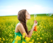 Girl And Bubbles wallpaper 176x144