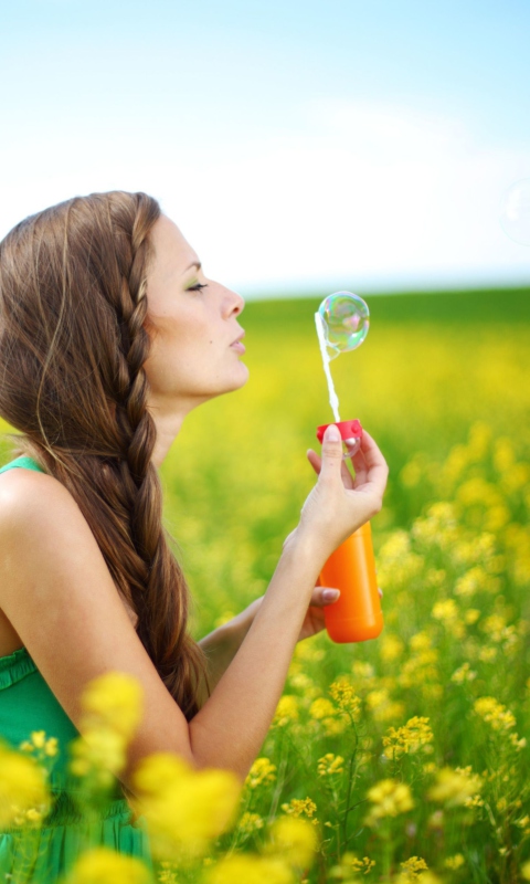 Girl And Bubbles wallpaper 480x800