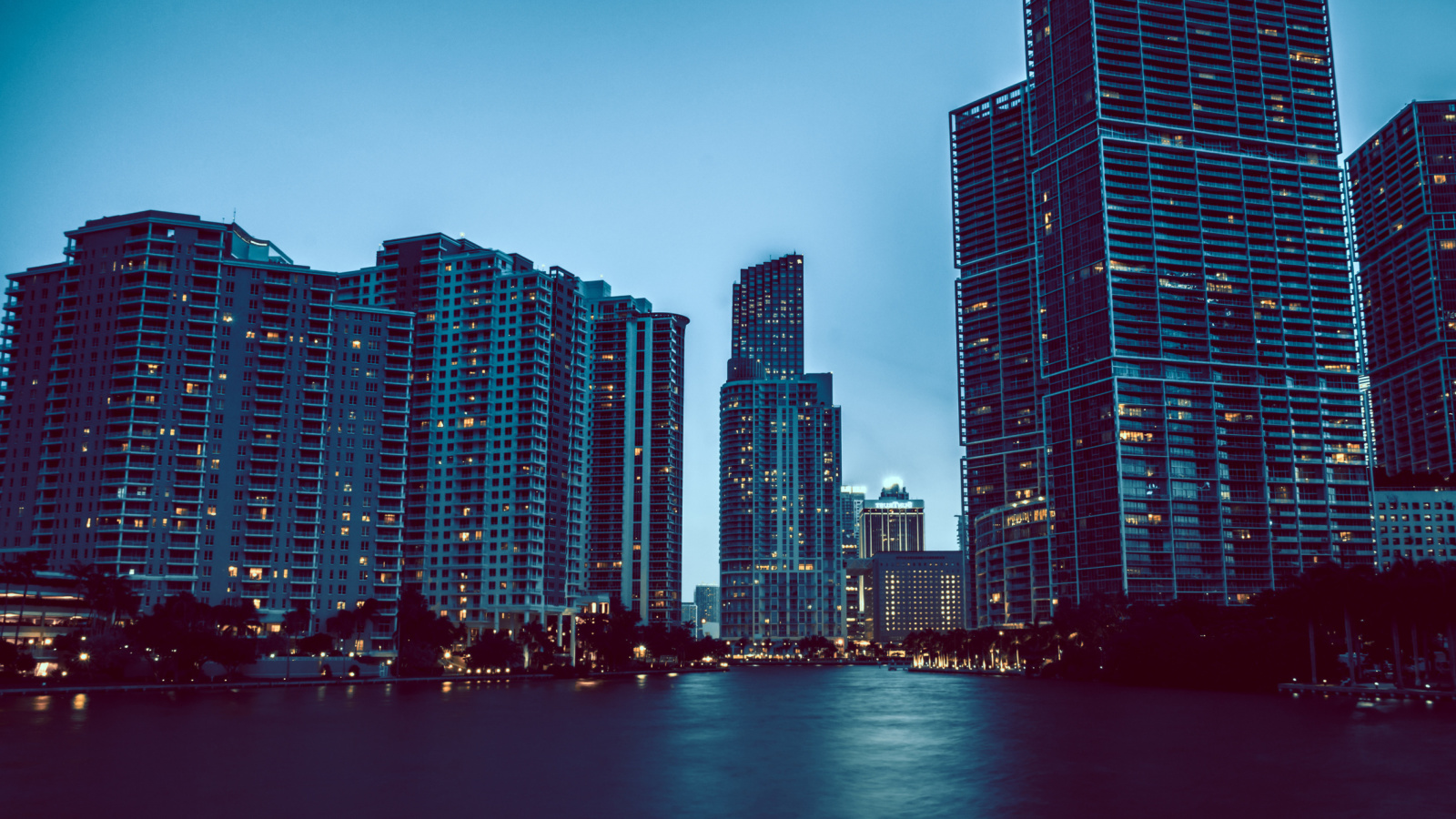 Das Miami Night HD Photo Wallpaper 1600x900