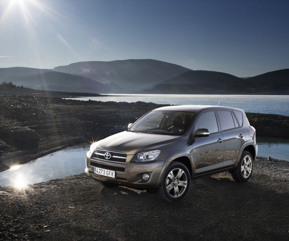 Toyota RAV4 wallpaper 960x800