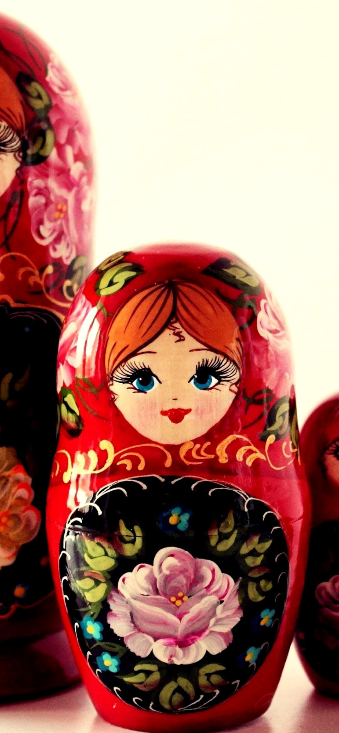 Screenshot №1 pro téma Nesting Doll - Russian Doll 1170x2532