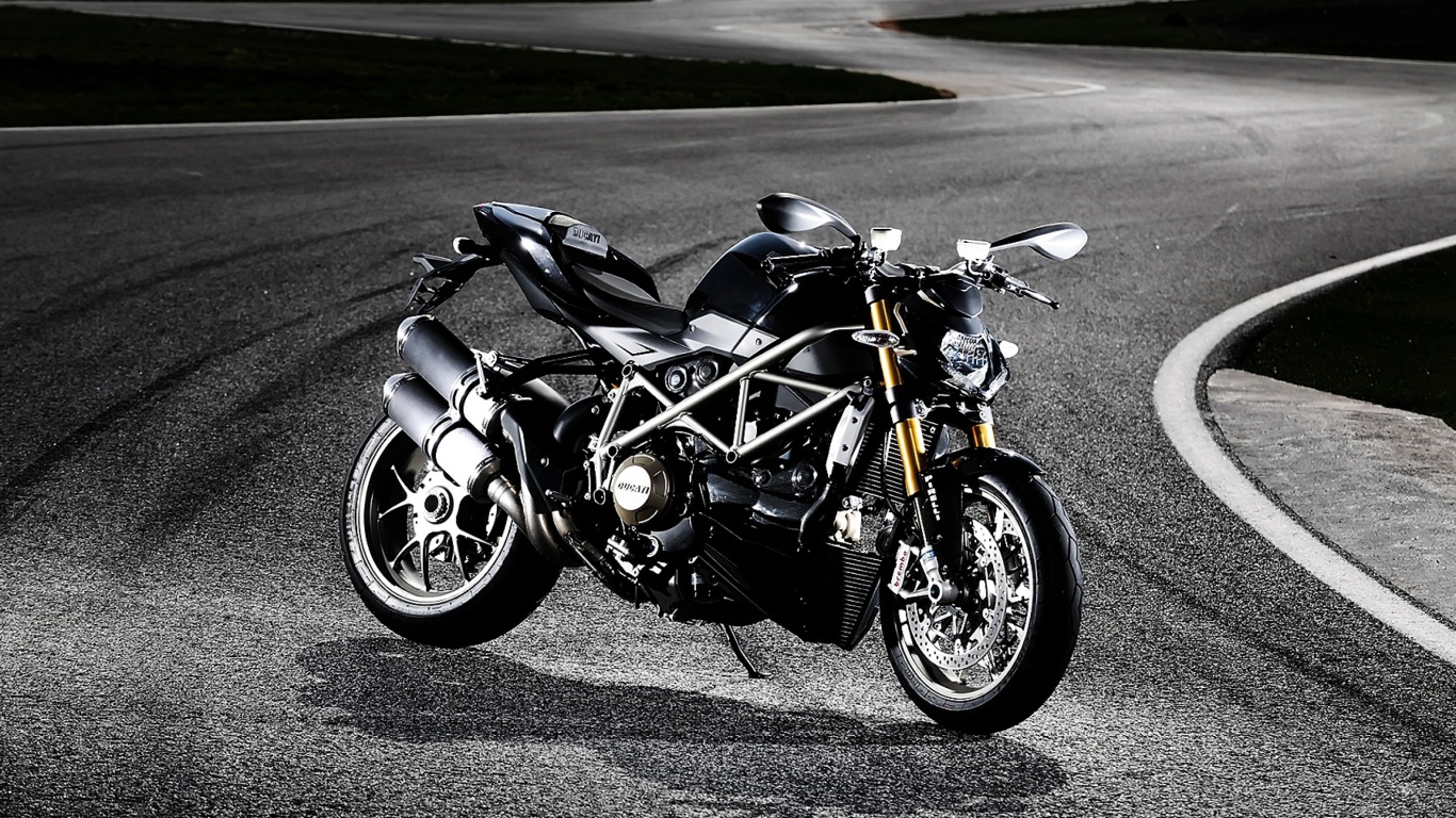 Das Ducati Streetfighter 848 Wallpaper 1366x768