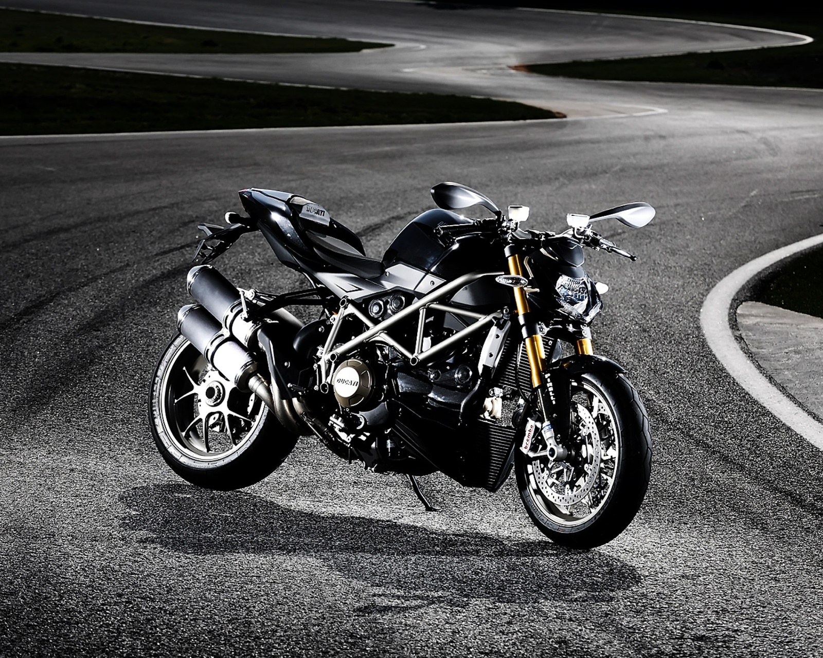 Screenshot №1 pro téma Ducati Streetfighter 848 1600x1280