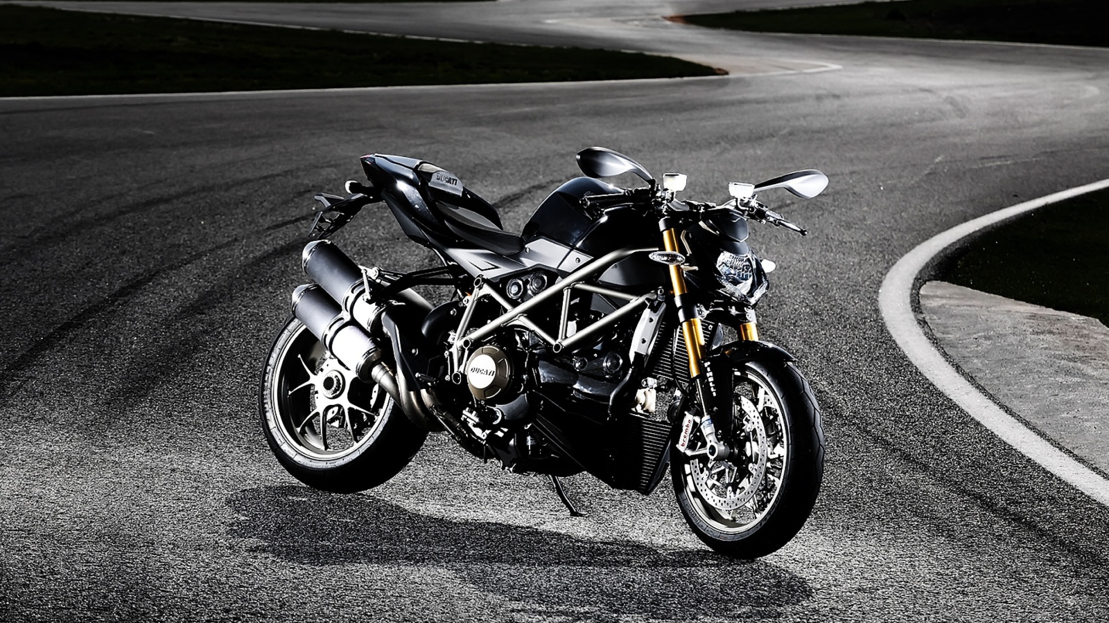 Ducati Streetfighter 848 screenshot #1 1600x900