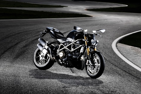 Screenshot №1 pro téma Ducati Streetfighter 848 480x320