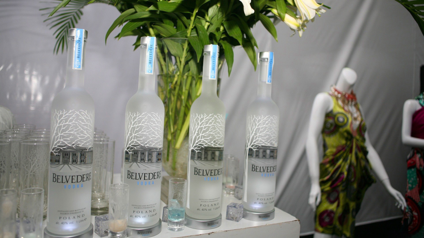 Sfondi Vodka Belvedere 1366x768