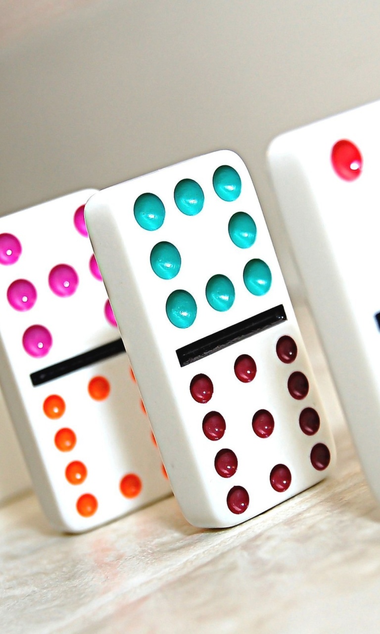 Обои Domino board game 768x1280