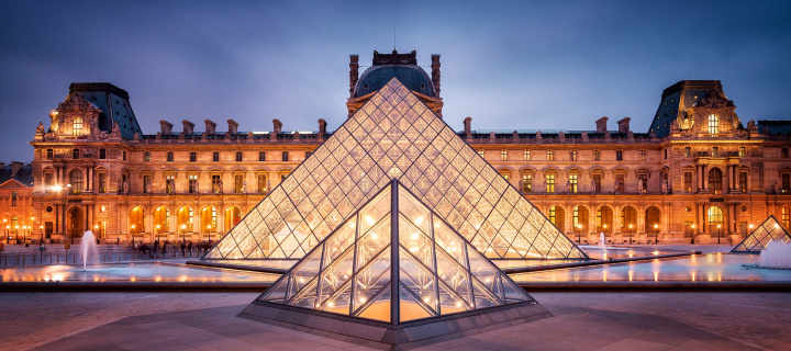 Das Paris Louvre Museum Wallpaper 720x320
