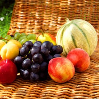 Melons, apricots, peaches, nectarines, grapes, pear - Fondos de pantalla gratis para iPad mini