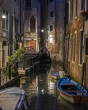 Fondo de pantalla Night Venice Canals 128x160