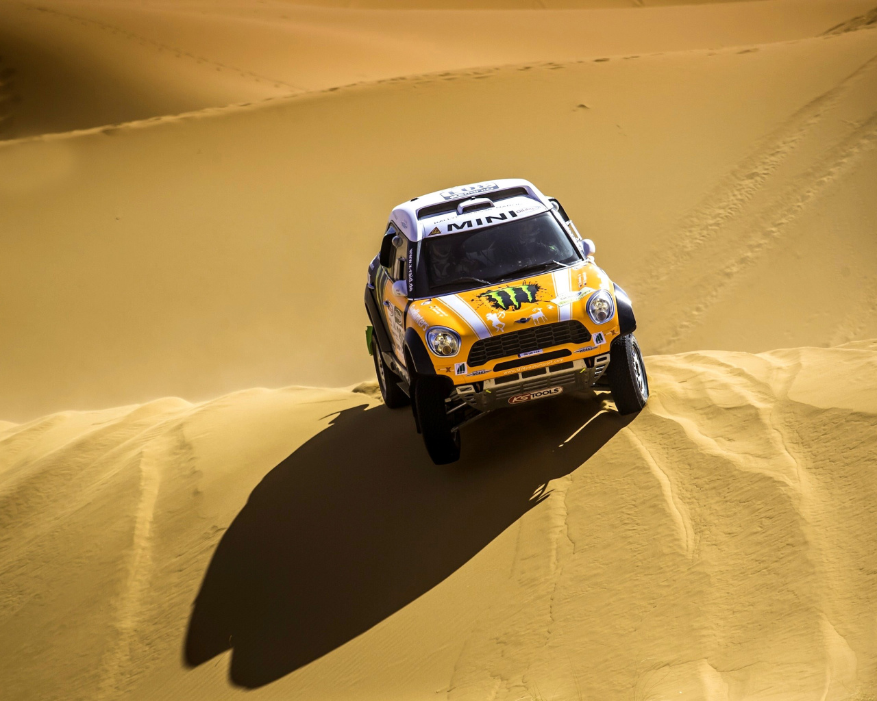 Fondo de pantalla Mini Cooper Countryman Dakar Rally 1280x1024
