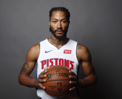 Derrick Rose in Detroit Pistons wallpaper 176x144