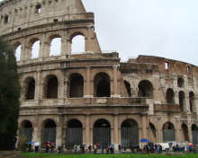 Colosseum - Rome, Italy wallpaper 220x176