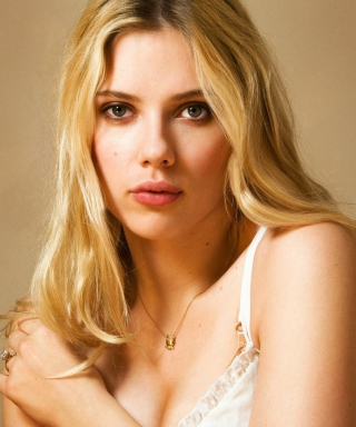 Kostenloses Beautiful Scarlett Johansson Wallpaper für Nokia X6 8GB