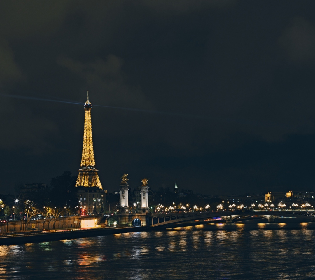 Обои Eiffel Tower In Paris France 1080x960