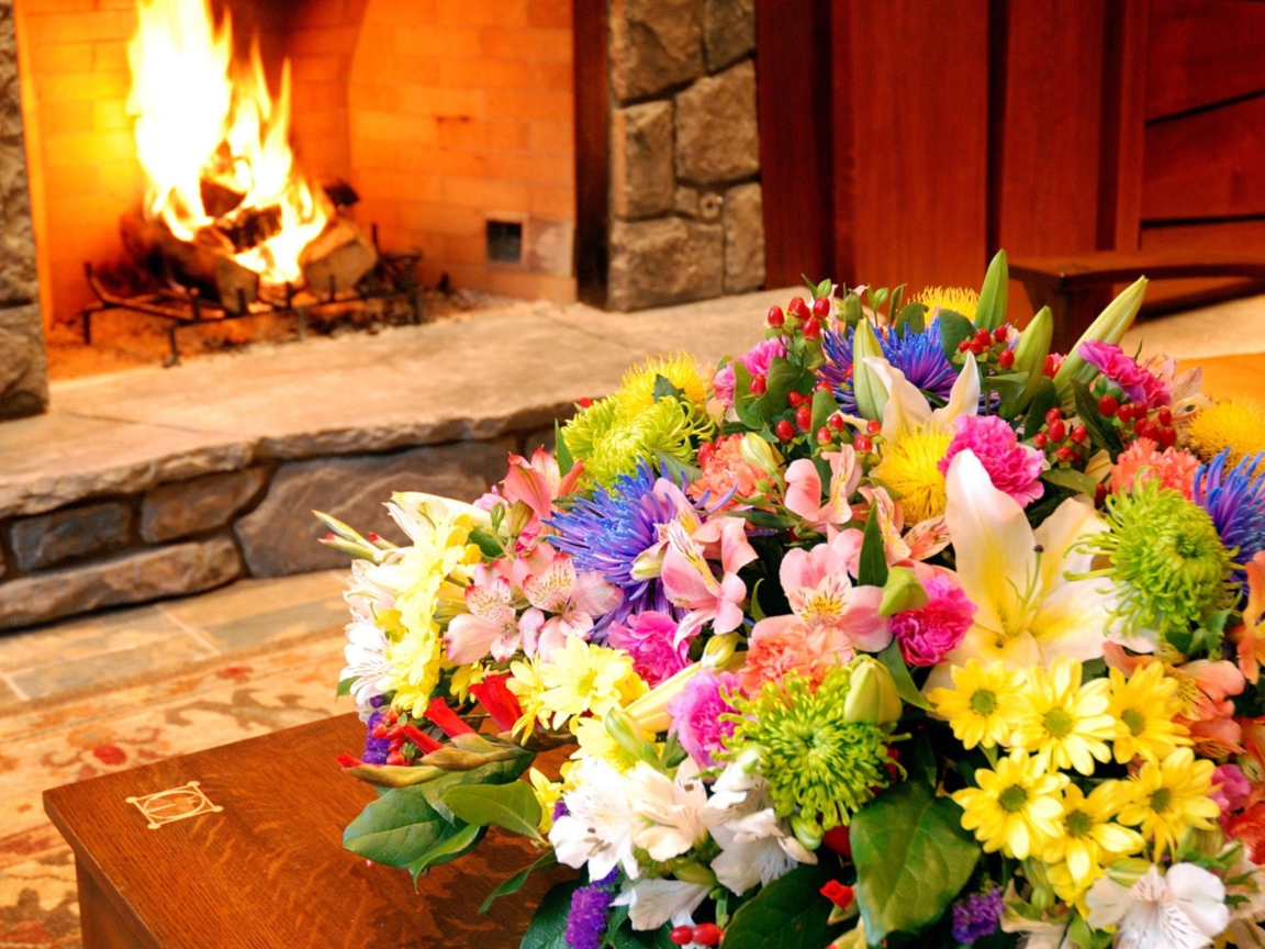 Sfondi Bouquet Near Fireplace 1152x864