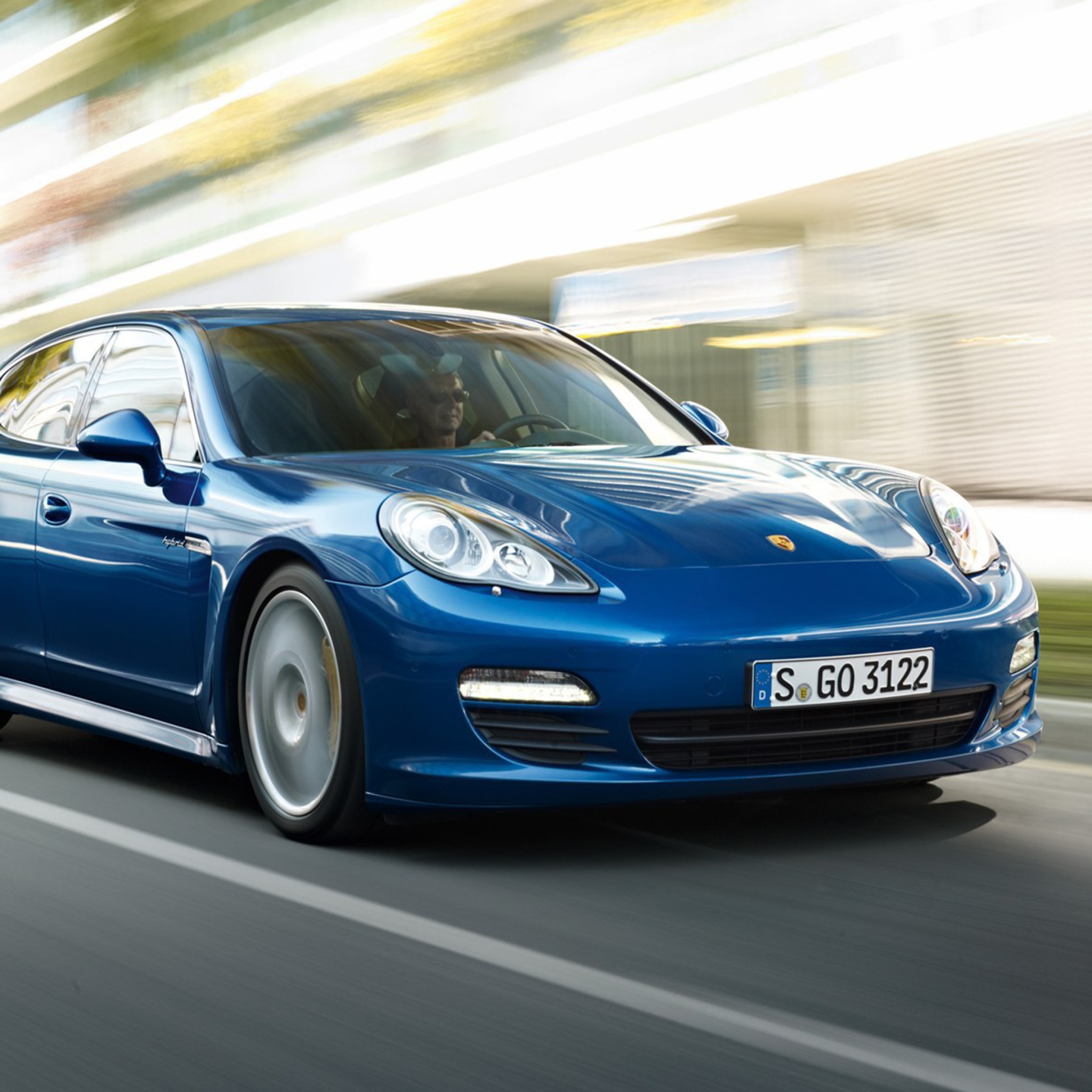 Sfondi Porsche Panamera S Hybrid 2048x2048