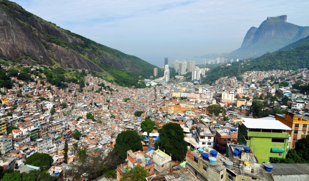 Fondo de pantalla Rio De Janeiro Slum 1024x600