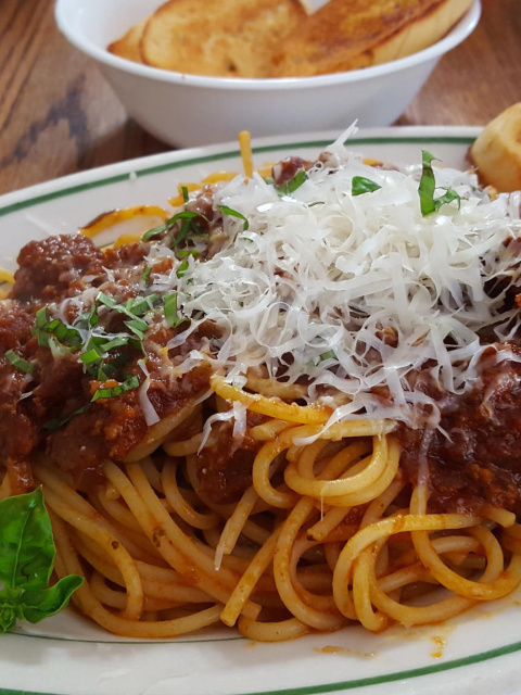 Обои Spaghetti bolognese 480x640