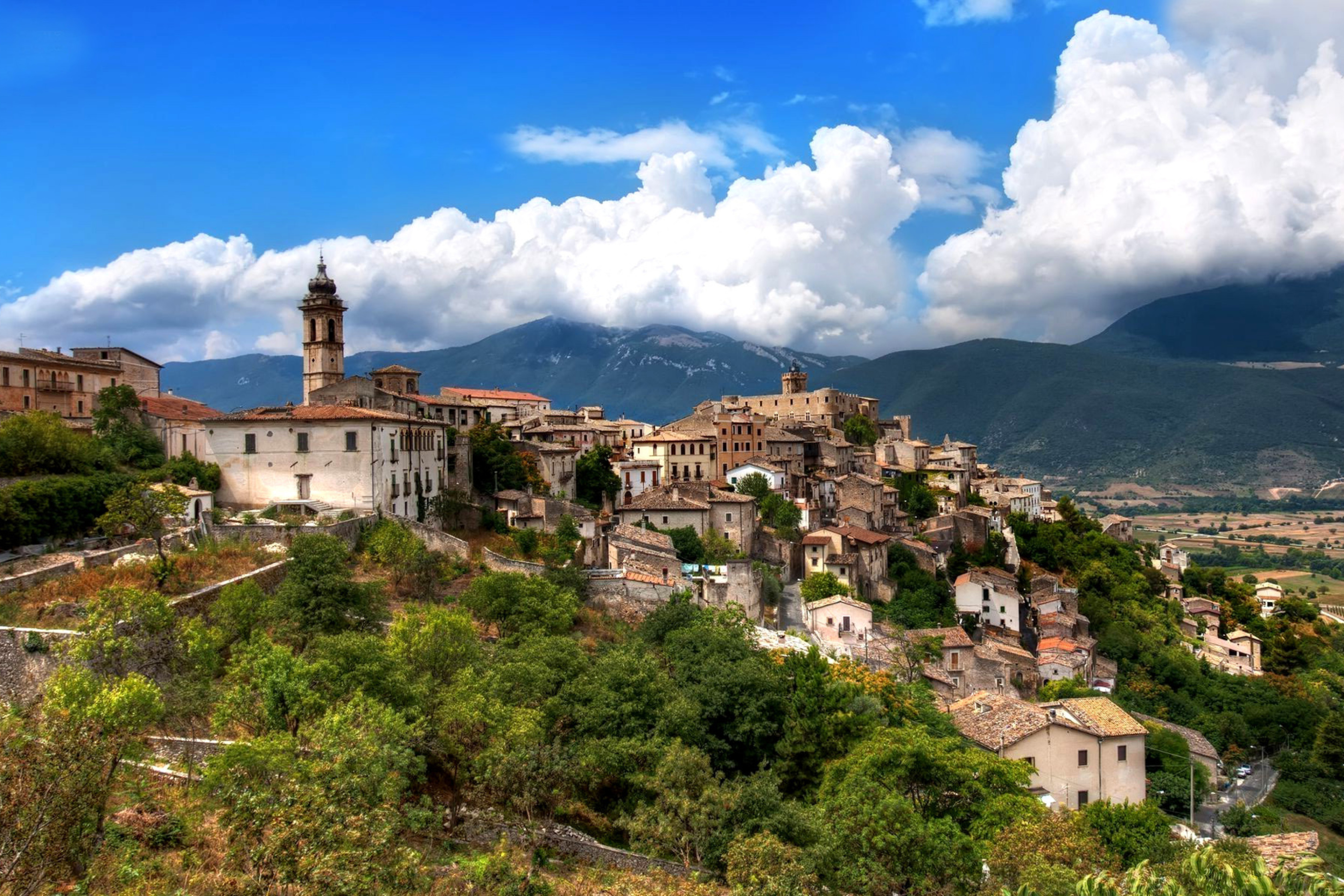 Sfondi Capestrano Comune in Abruzzo 2880x1920