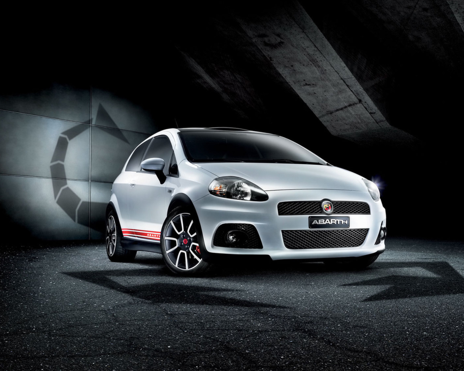 Fiat Grande Punto Abarth wallpaper 1600x1280