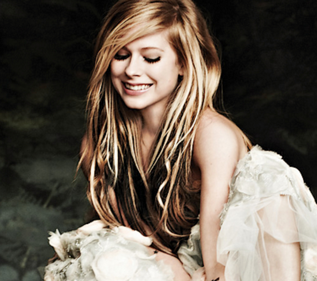 Fondo de pantalla Avril Lavigne 1080x960