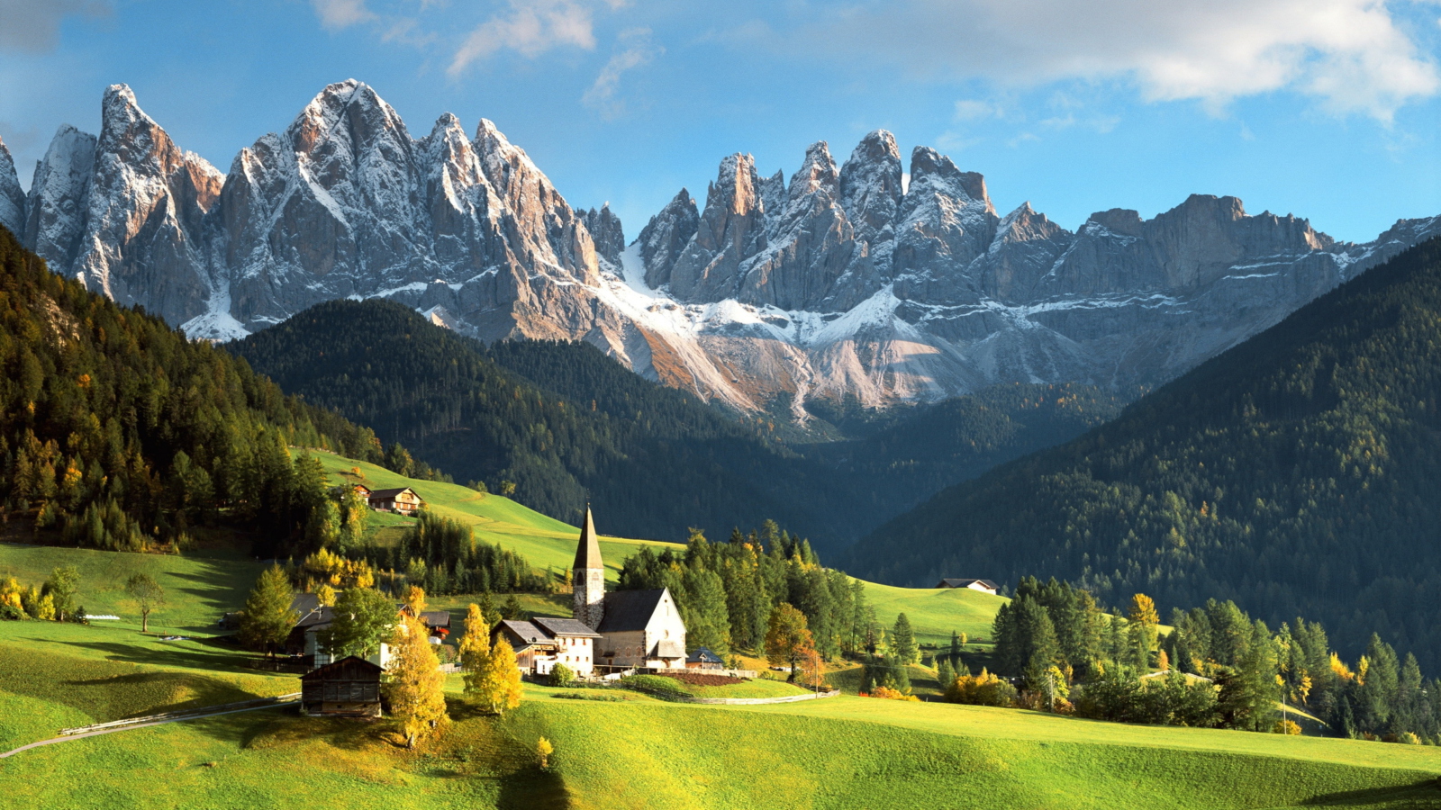 House In Italian Alps wallpaper 1600x900