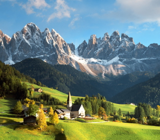 Kostenloses House In Italian Alps Wallpaper für iPad mini 2