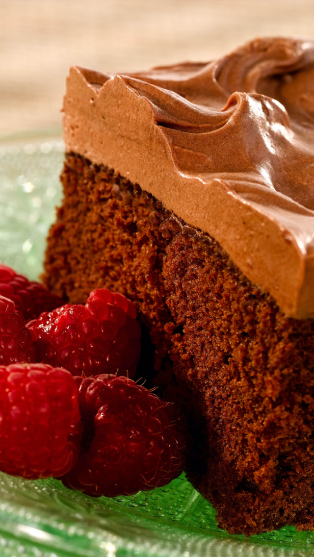 Mouth Watering Cake wallpaper 640x1136